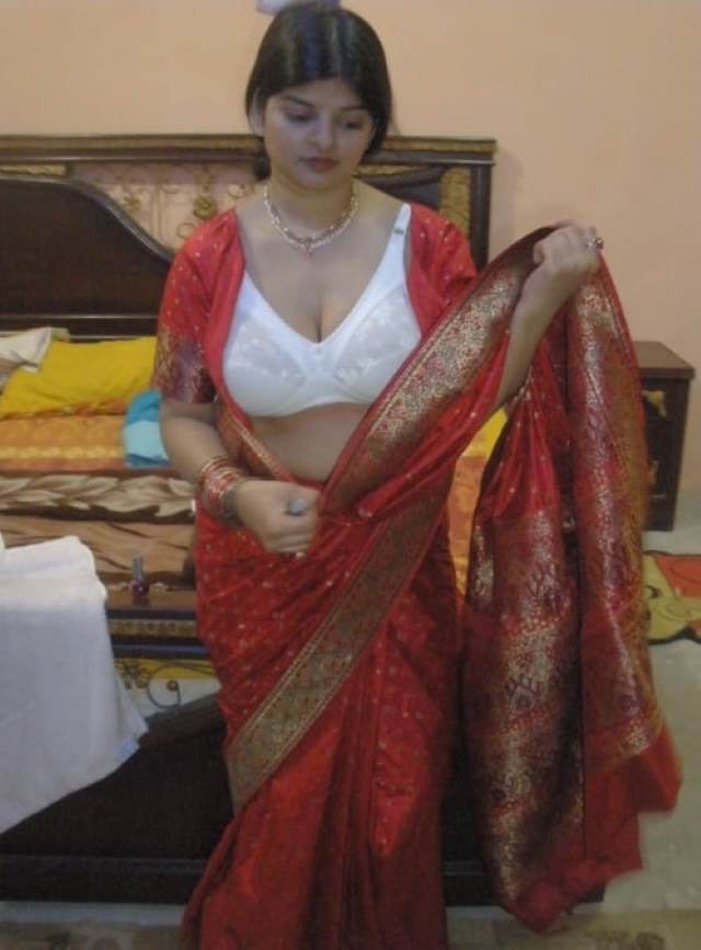 blouse and sarre utar chudai ko ready bhabhi