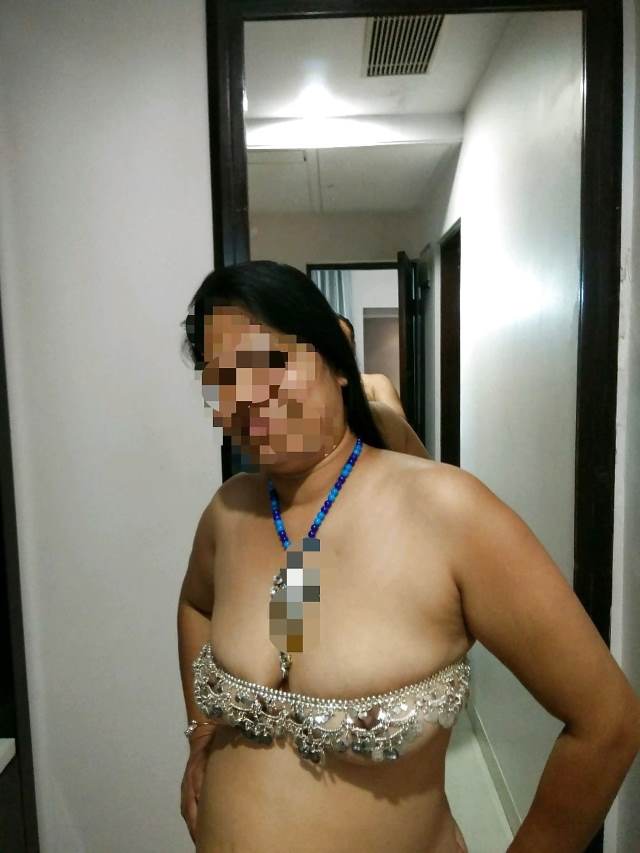 chudai se pahle nude photos click karwati sexy bitch
