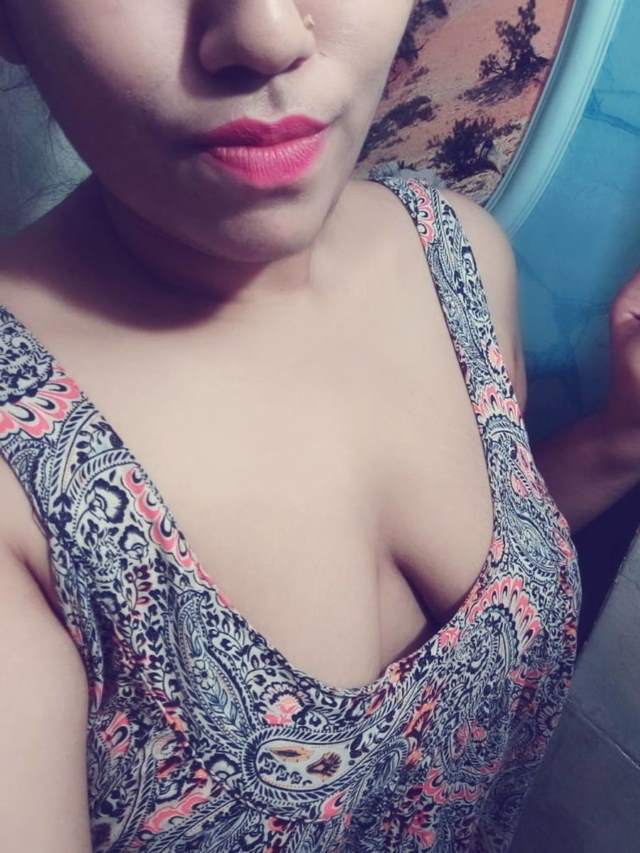 delhi college girl purvi ka cleavage