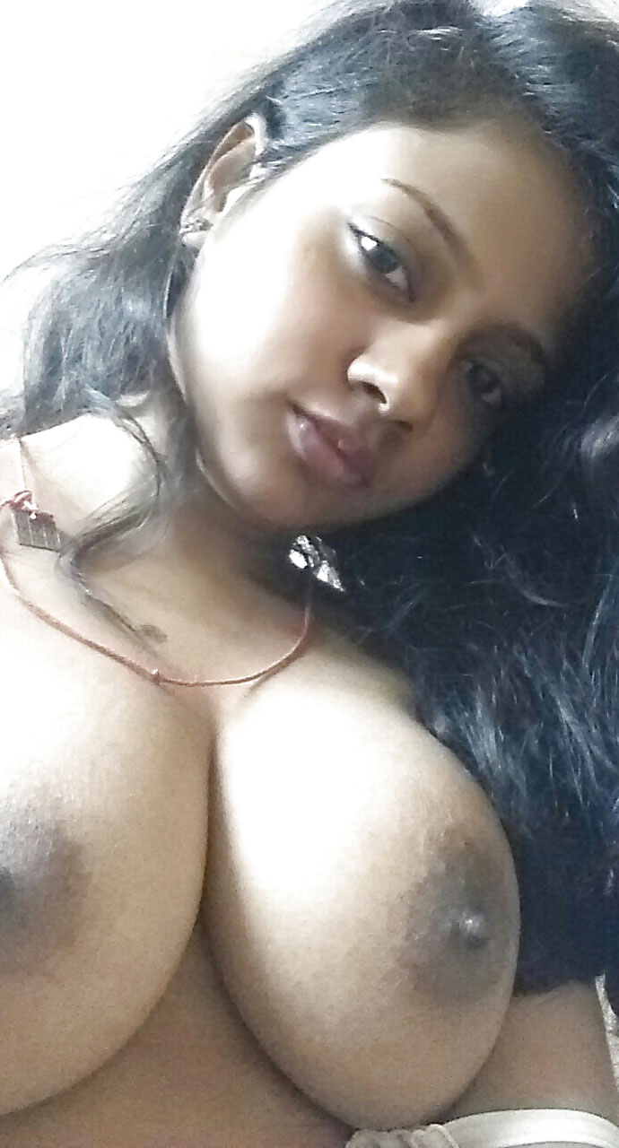 desi Indian big boobs babe teasing solo
