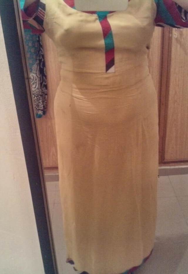 hard nipple aunty ki kameej ke upar se bhi saaf dikha raha hai