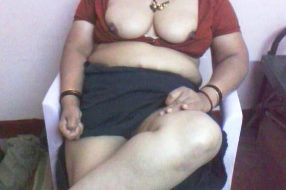 horny nude indian busty mamme aunty