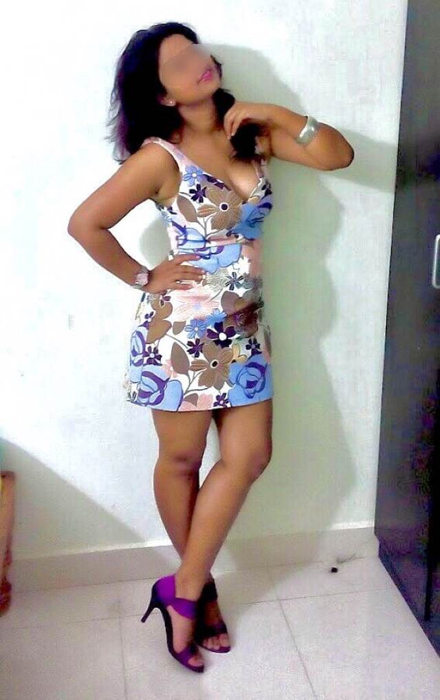 hotel me md ke room me masti karti parul