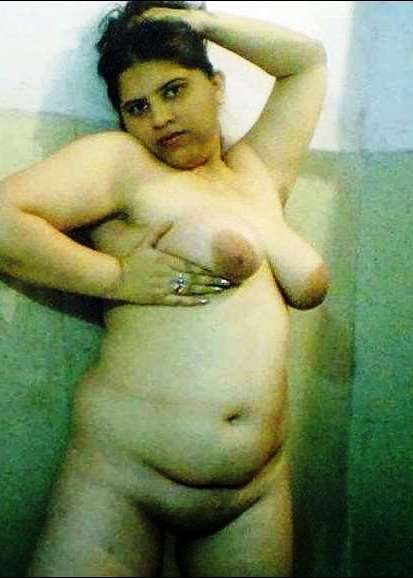 Desi Slutty Bhabhi Naked Indian Hot XXX Photos 41 indain bhabhi full naked