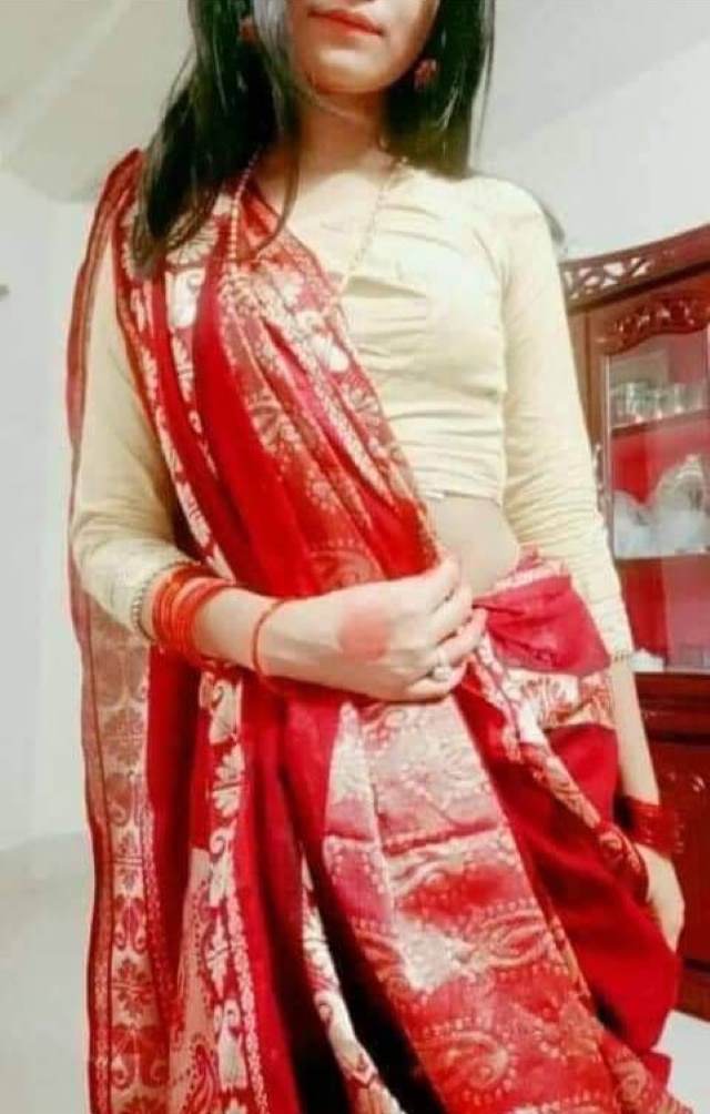maa ki saree blouse me hot girl nitya