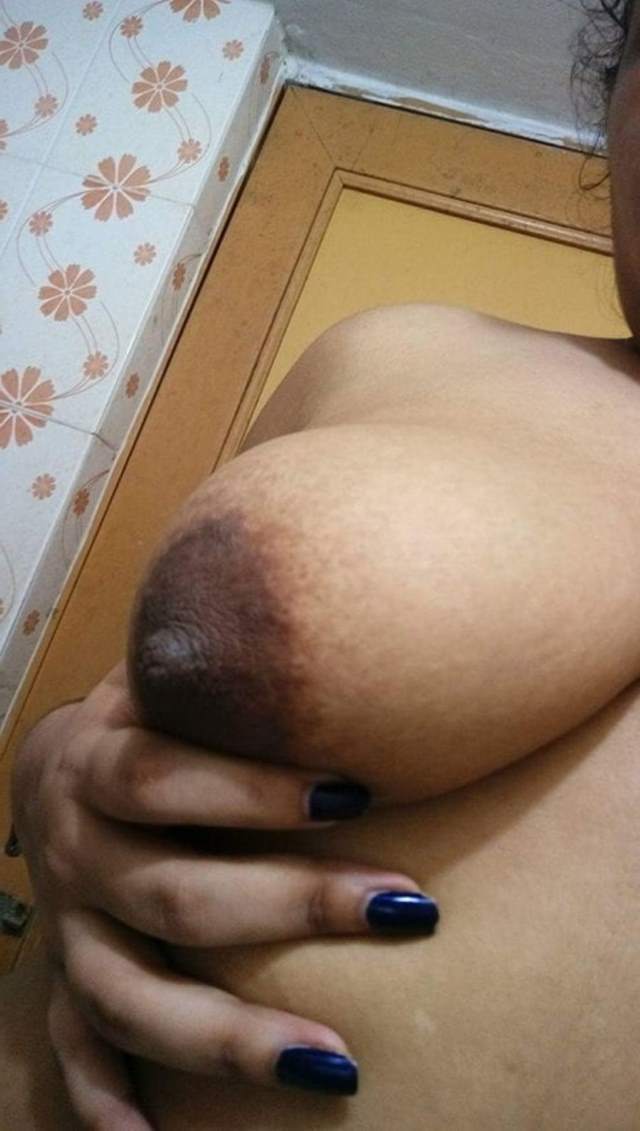 nipple dikhati babe