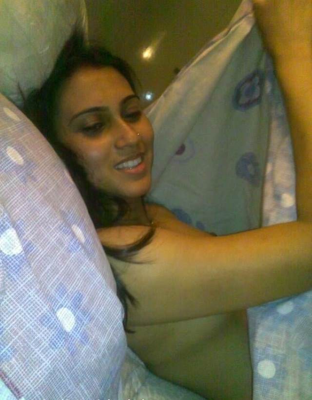 nude ho bed me masti karti hot sexy girl pic