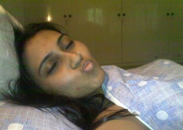 revathi bed me let raj ko kiss karti hui