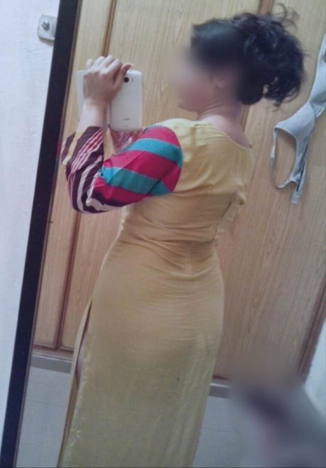 sexy aunty taking selfie of her ass in clothes