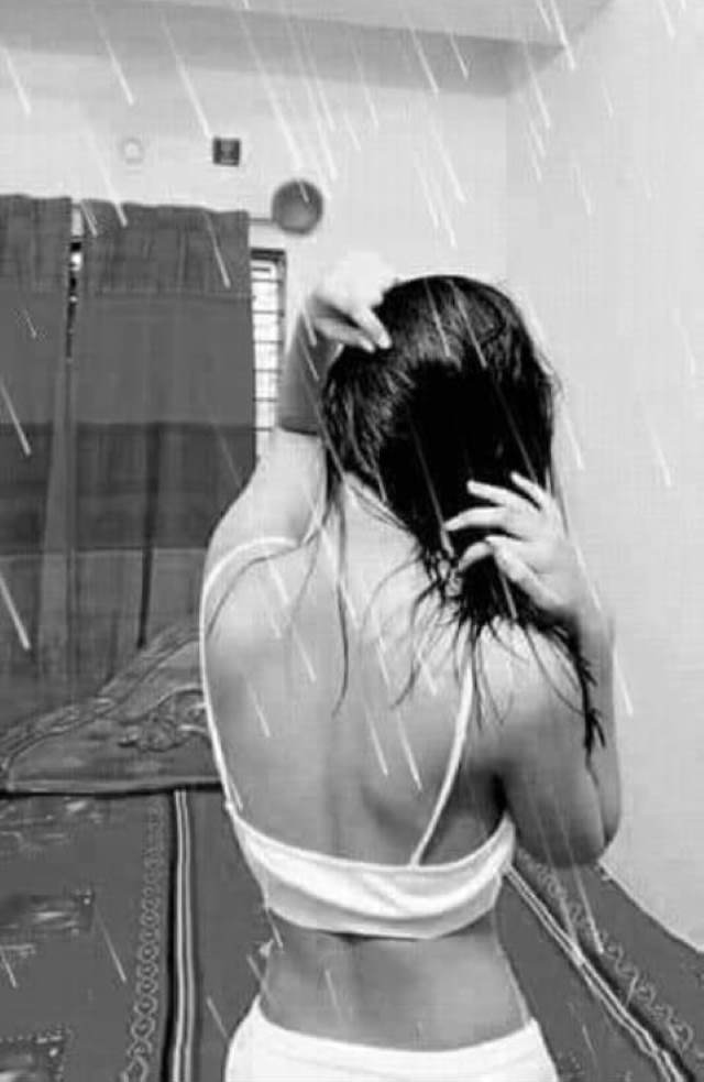shower leti sexy babe ki hot nude back ki pic