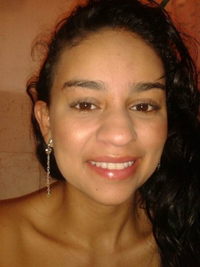smile deti hui desi bitch ki hot pic