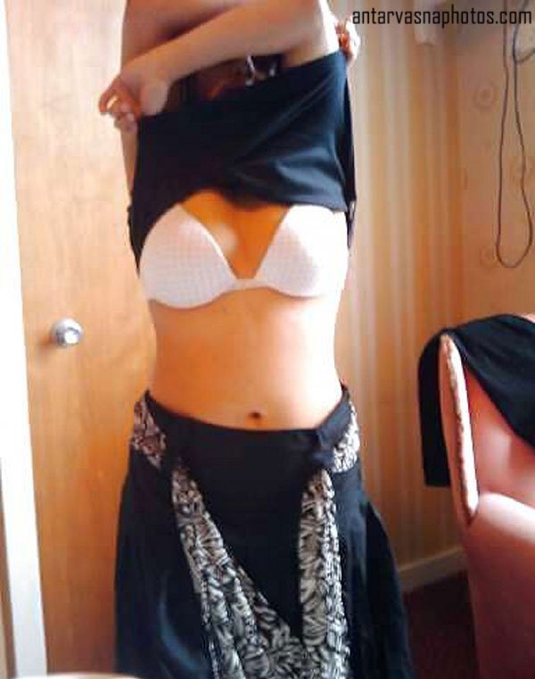 Aunty removing tshirt