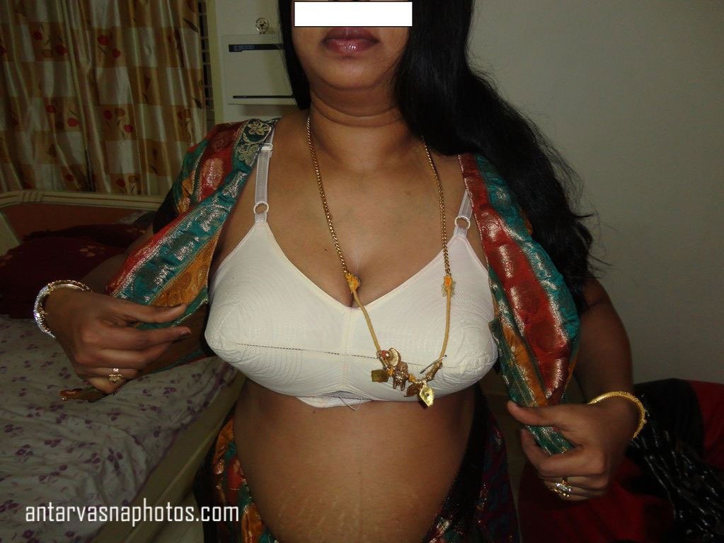 Bhabhi in a bra