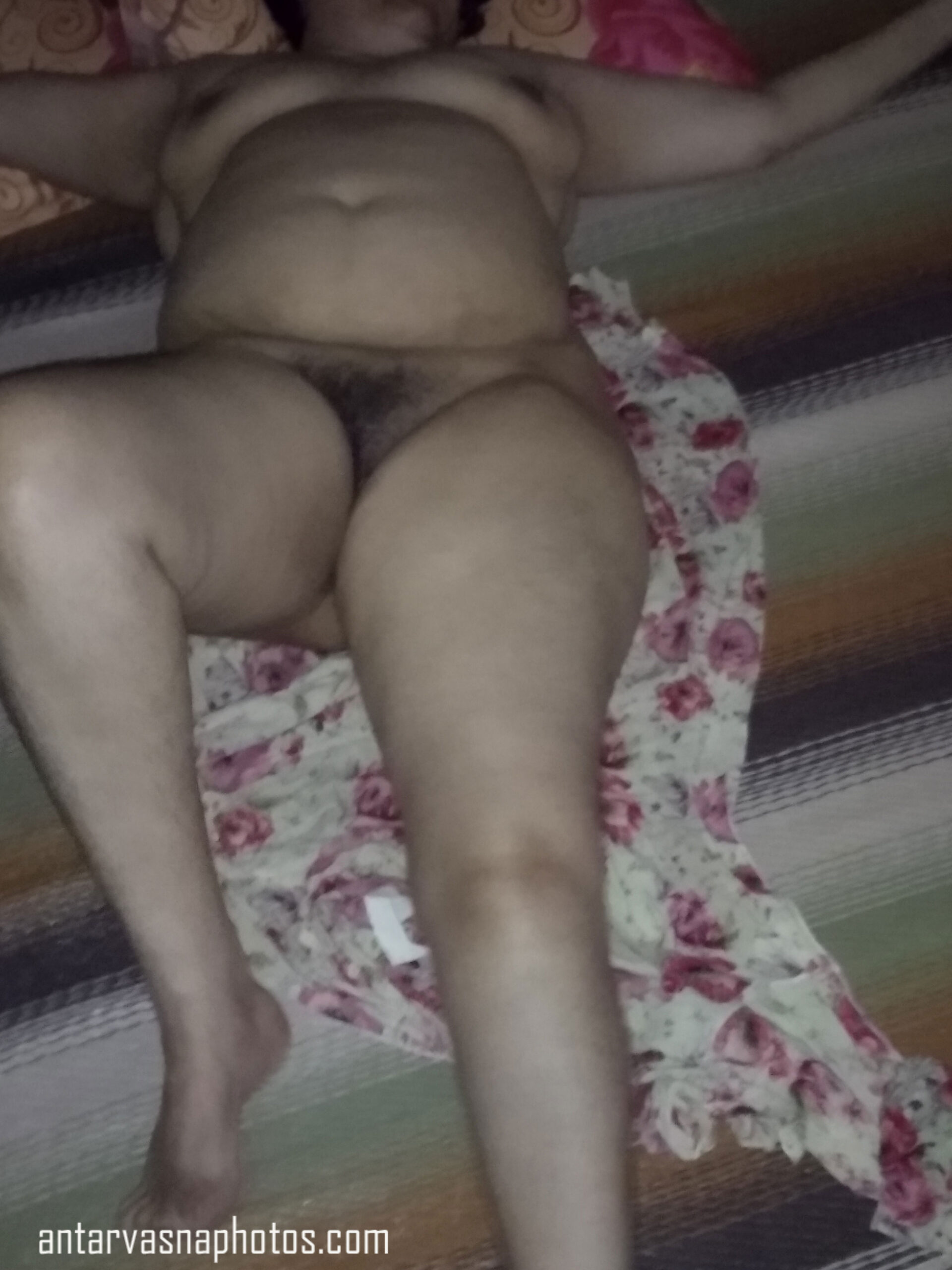 Indian aunty ki hairy pussy scaled