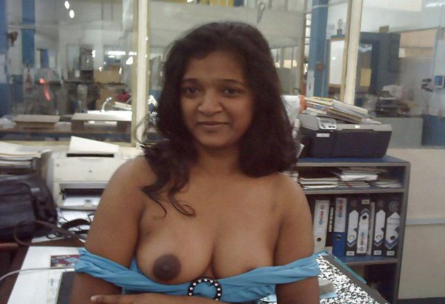 Indian gf ke tight boobs