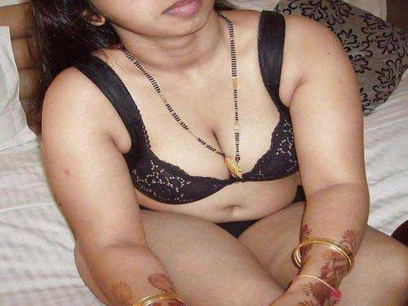 hot desi aunty