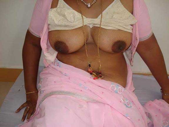 bhabhi boobs photo 2
