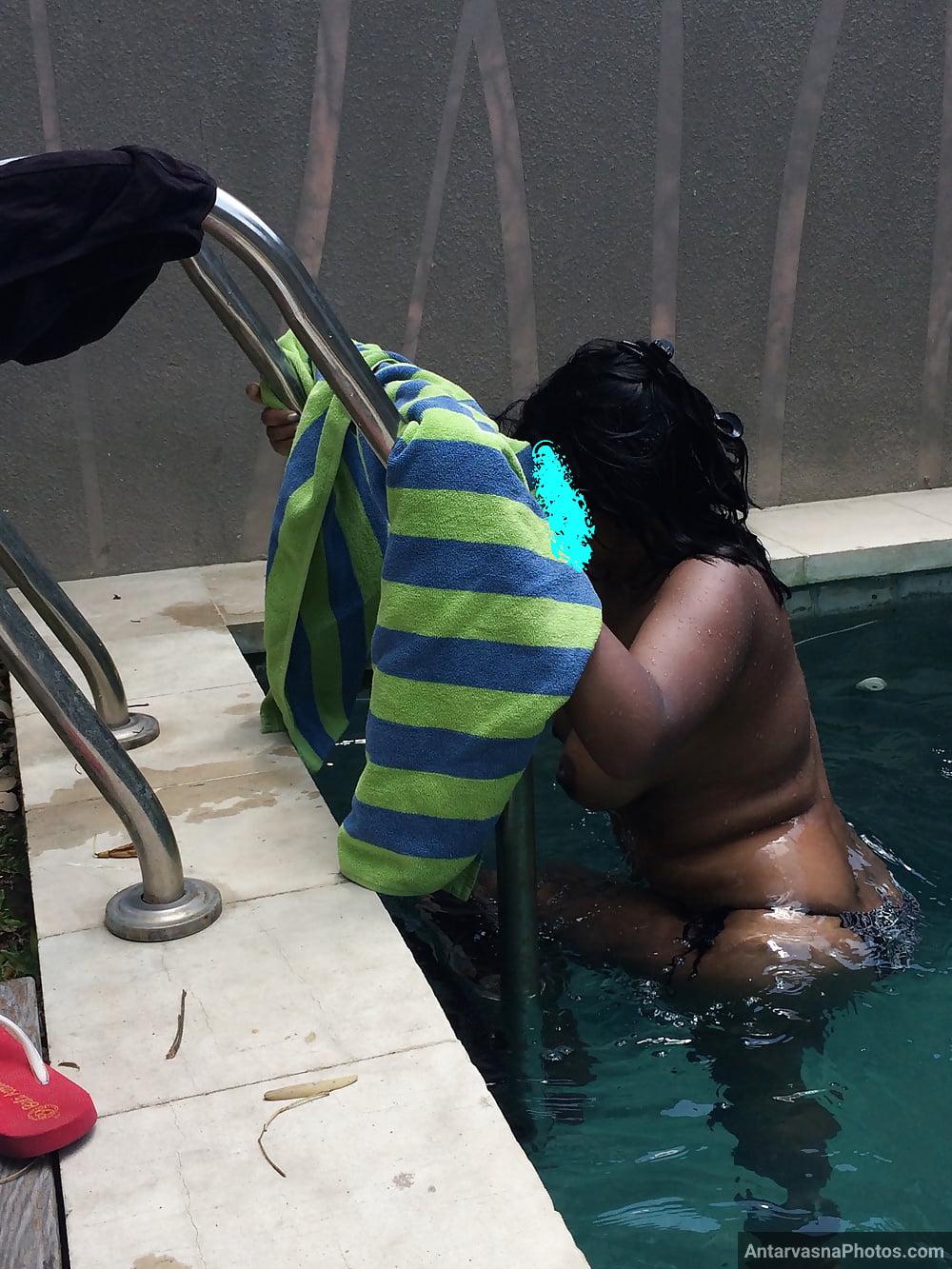 goa resort sexy boss bra panties pics 8