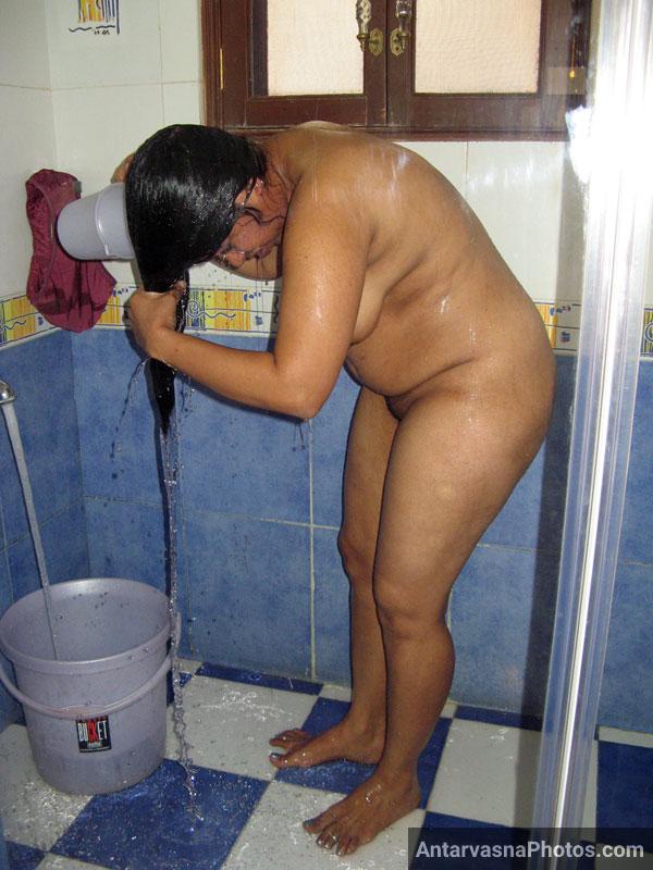 indian bhabhi boobs bathroom pics 5