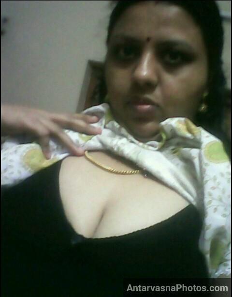 busty mallu aunty boobs pics