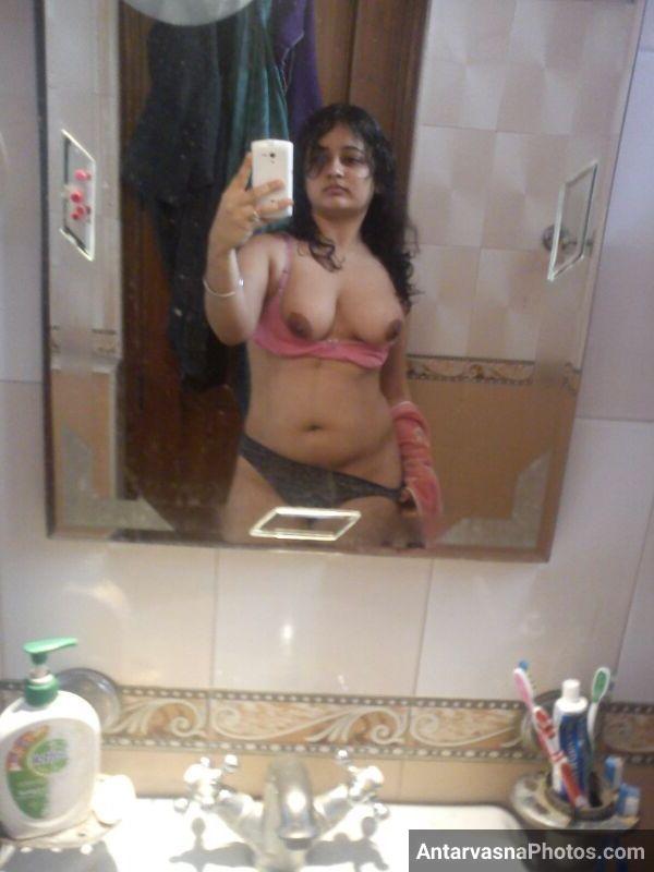 busty married indian aurat bathroom selfies
