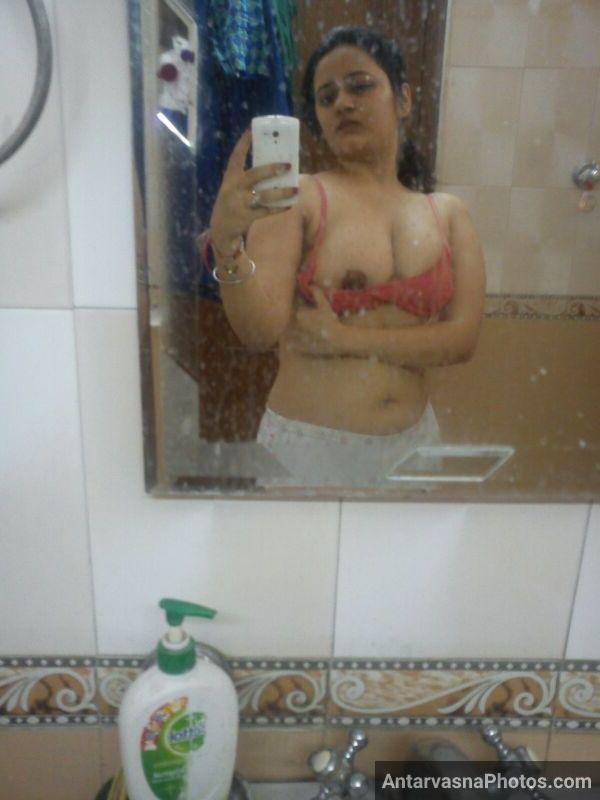 lund ki pyasi married indian aurat bathroom selfies