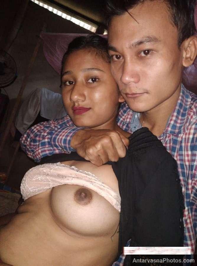 Assamese Girlfriend Ki Nude Boobs Dabate Huye 6