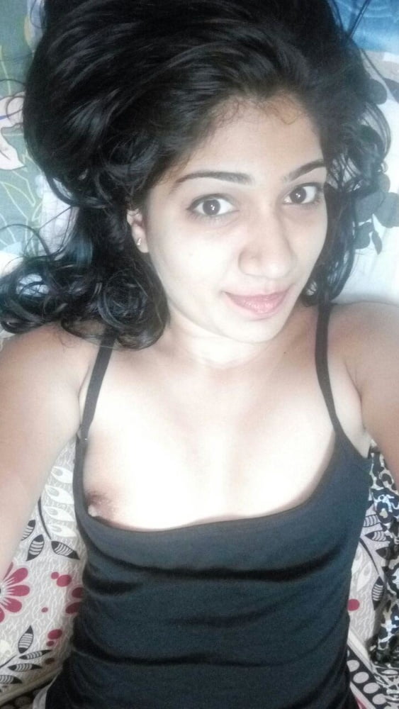desi taking her nude body selfie