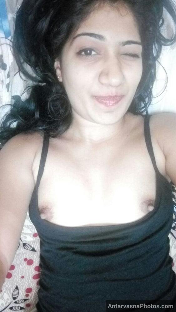 juicy boobs desi bhabhi taking her nude selfie