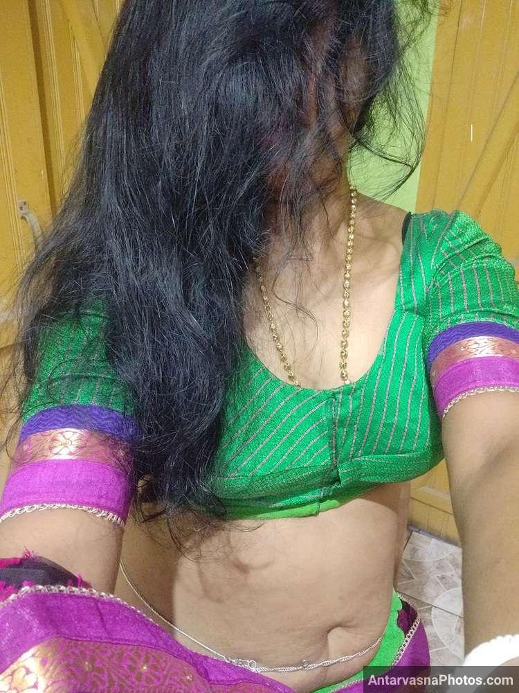 village hot aunty saree strip pics 2