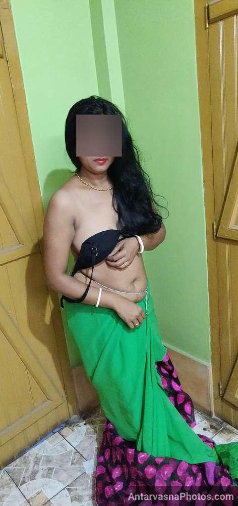 village hot aunty saree strip pics 14