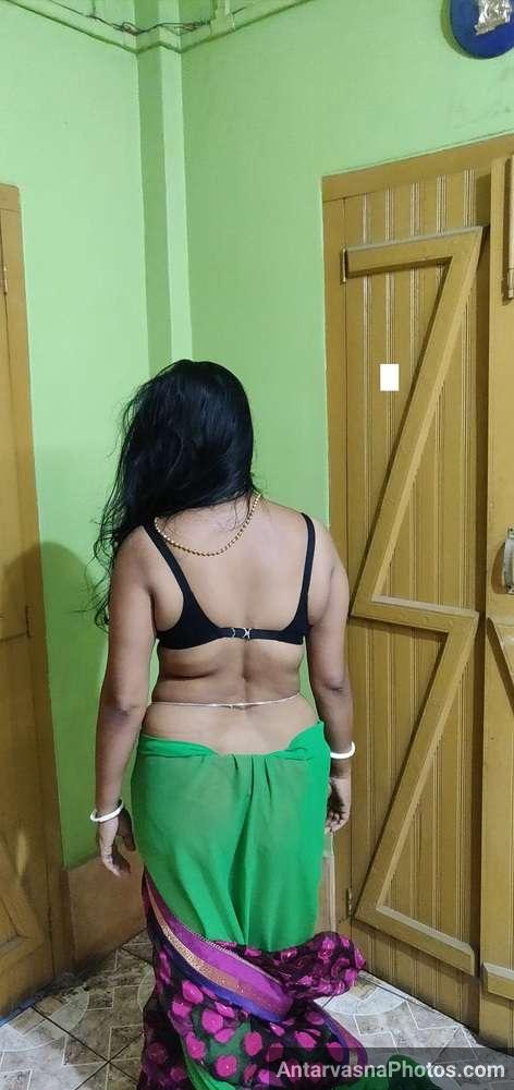 village hot aunty saree strip pics 12