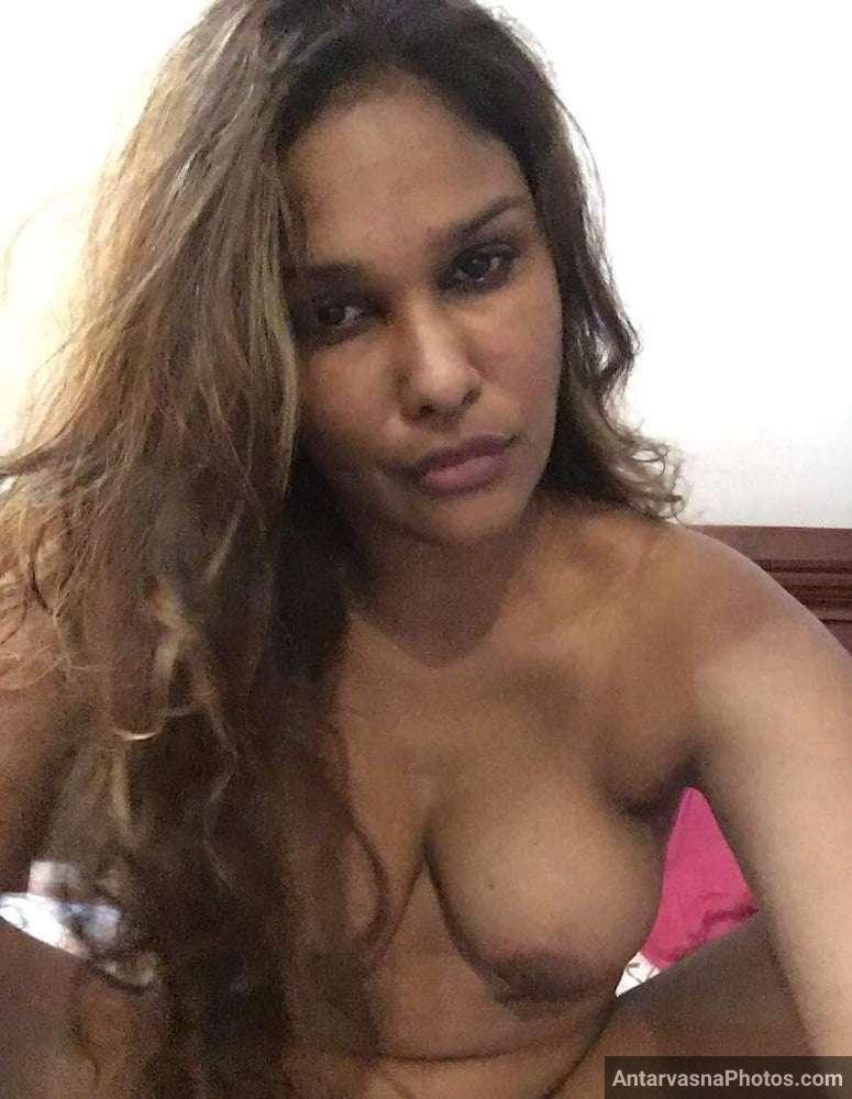 horny indian aunty nudes 22