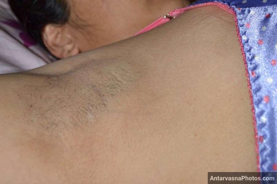 indian milf cleaned armpit