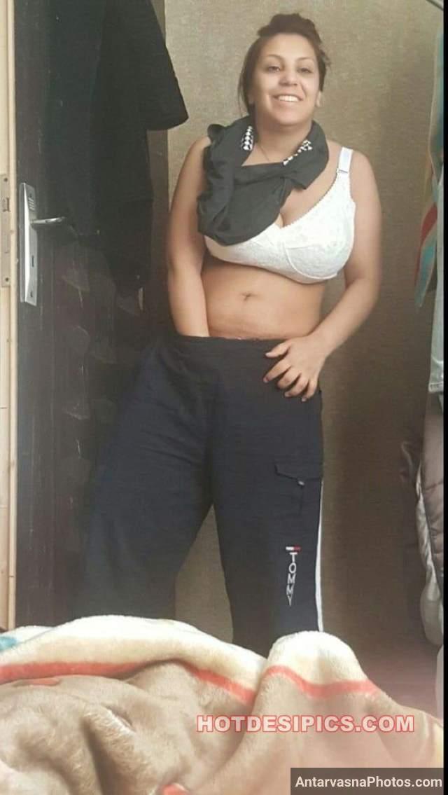 chut khujati naked indian aunties photos
