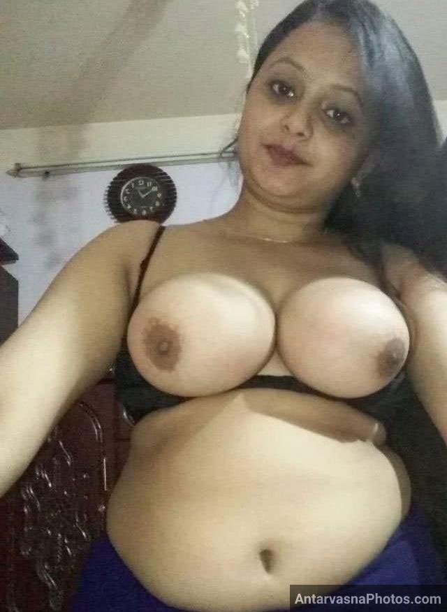 Big boobs Marathi aunty Indu ki nude selfie