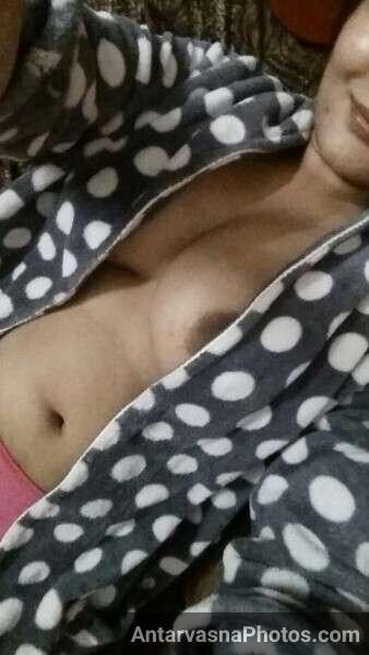 sexy desi bhabhi hot chuchi photos