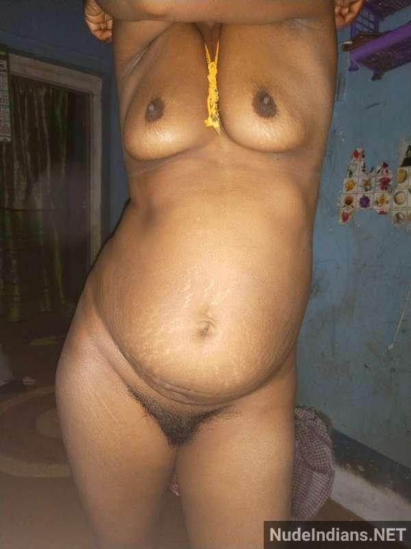 tamil aunty showing boobs ass nude pics - 35