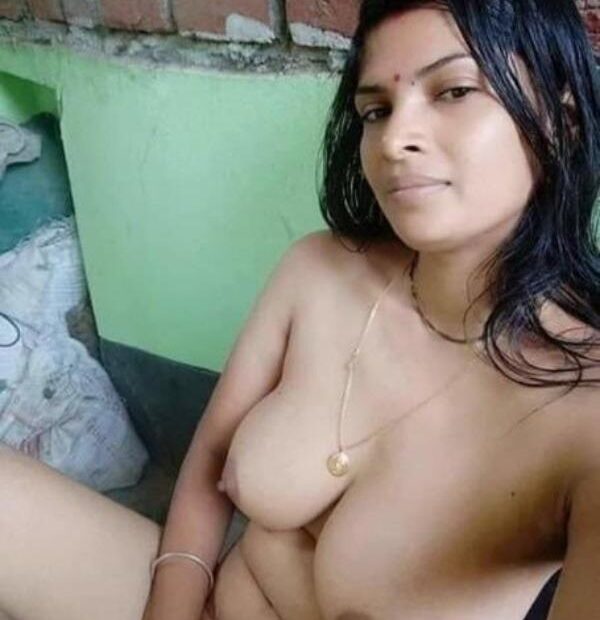 daring indian bhabhi xxx pics - 28