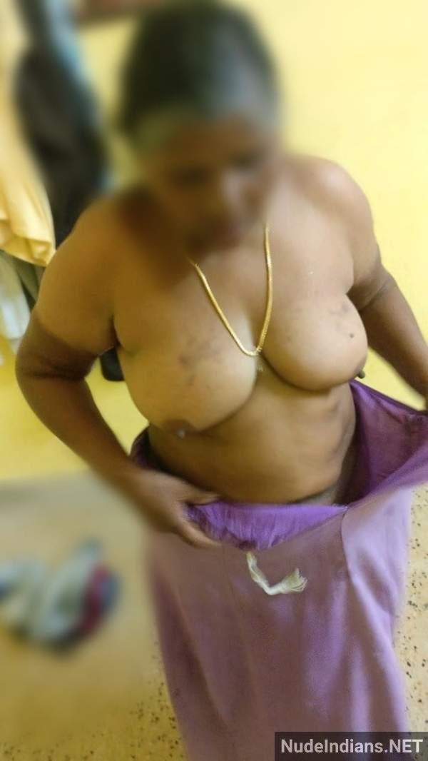 chennai aunty showing boobs and big ass pics 59