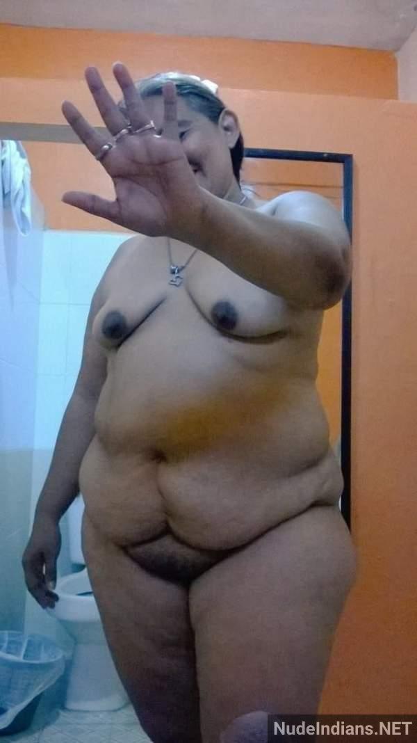 chennai aunty showing boobs and big ass pics 69