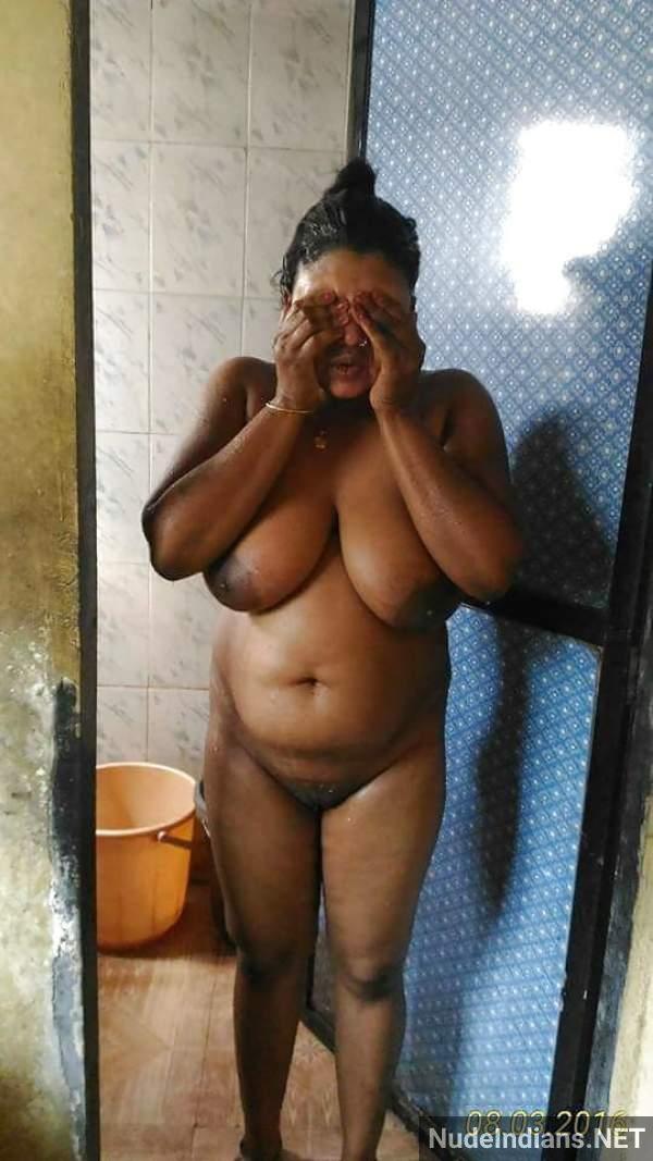 chennai aunty showing boobs and big ass pics 90