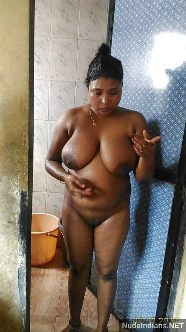 chennai aunty showing boobs and big ass pics 91