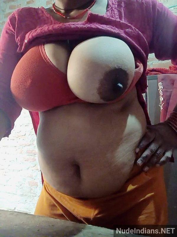 desi big boobs kiss images - 39