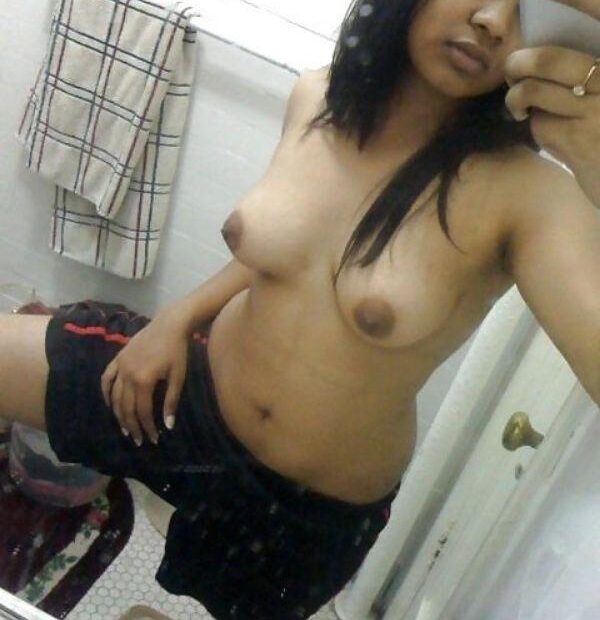 junior college nude girls pics boobs selfies - 37