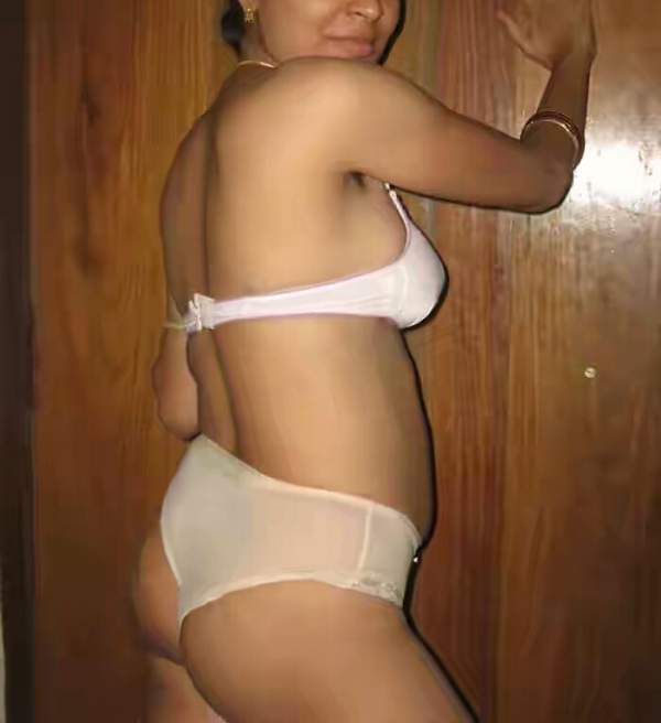 desi bhabhi naked photo of chudasi nangi wife 30