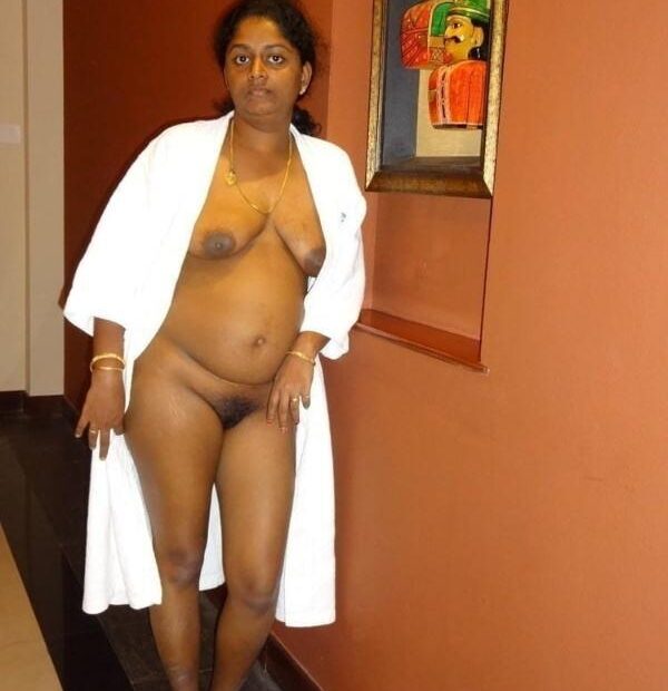 milf and mature indian mom boobs pics - 6