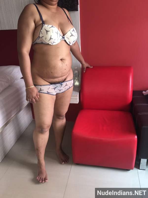 aunty desi nude pics 22
