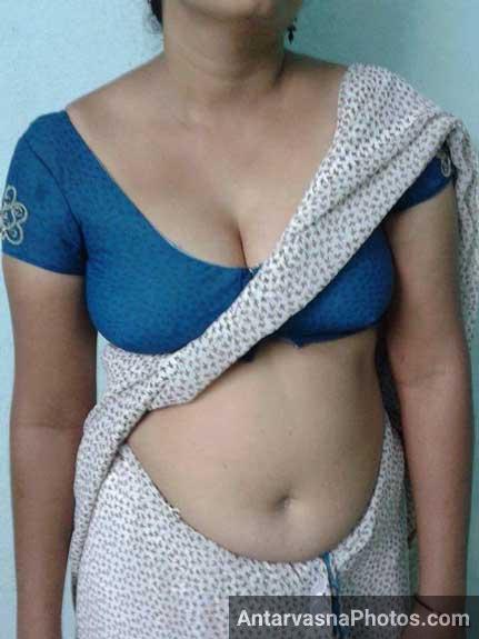 Bina nange hue bhi ye desi aunty kitni sexy lagti he