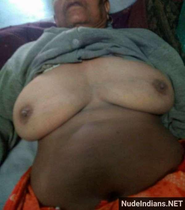 gujarati big boobs desi aunty ki nangi photo 2
